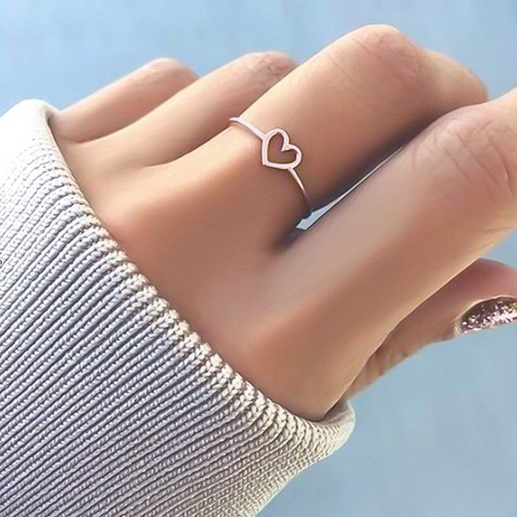 Jewelry - Rose Gold Heart Silhouette Ring